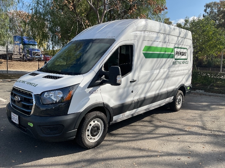 Used 2022 Ford E-Transit 350 - photo 5