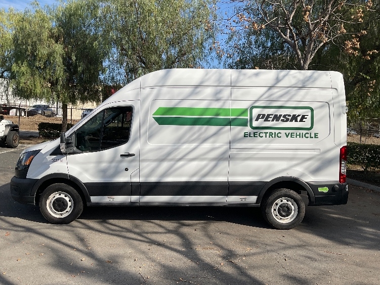 Used 2022 Ford E-Transit 350 - photo 6