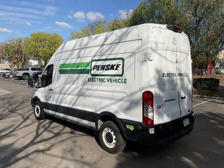 Used 2022 Ford E-Transit 350 - photo 8
