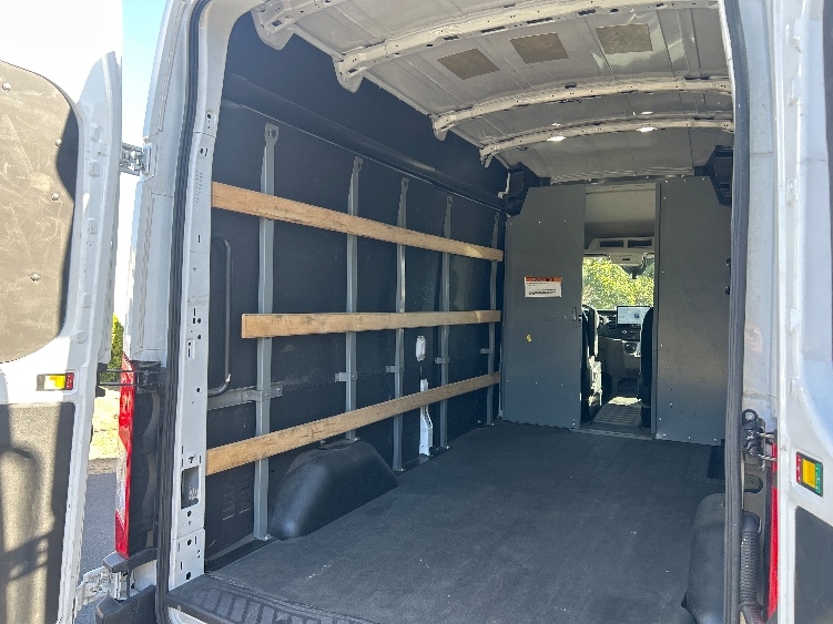 Used 2022 Ford E-Transit 350 - photo 13
