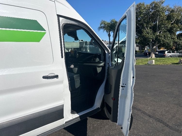 Used 2022 Ford E-Transit 350 - photo 22