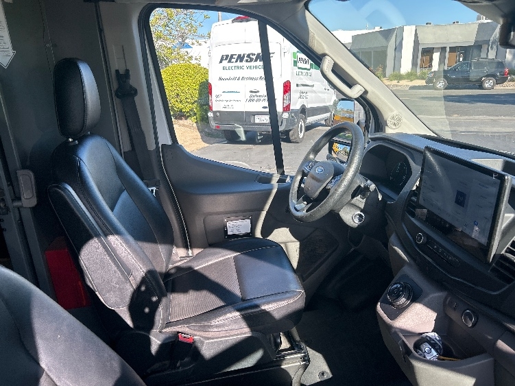 Used 2022 Ford E-Transit 350 - photo 24