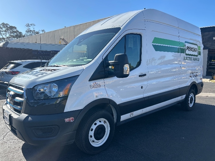 Used 2022 Ford E-Transit 350 - photo 5