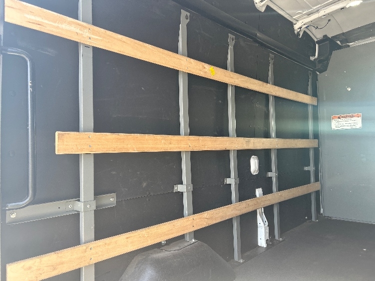 Used 2022 Ford E-Transit 350 - photo 13