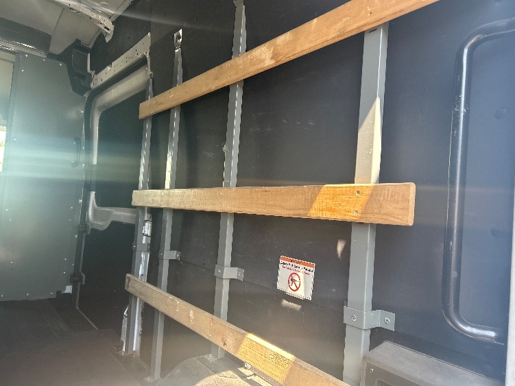 Used 2022 Ford E-Transit 350 - photo 14