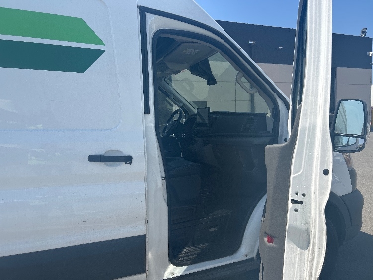 Used 2022 Ford E-Transit 350 - photo 18