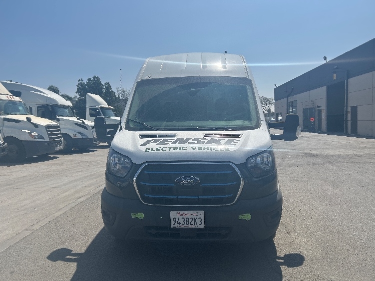 Used 2022 Ford E-Transit 350 - photo 2