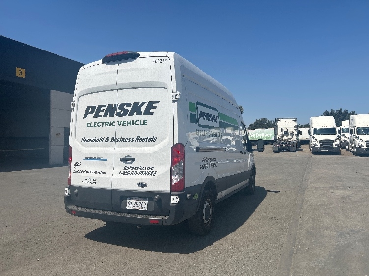 Used 2022 Ford E-Transit 350 - photo 28