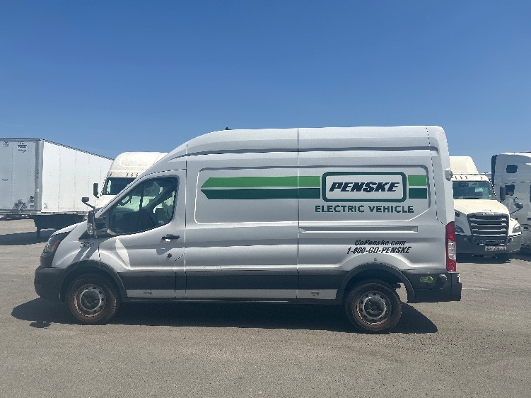 Used 2022 Ford E-Transit 350 - photo 6