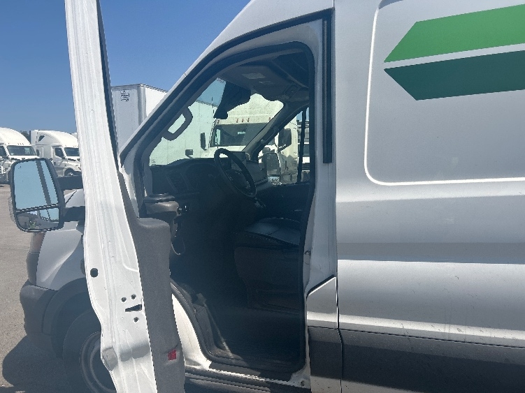 Used 2022 Ford E-Transit 350 - photo 7