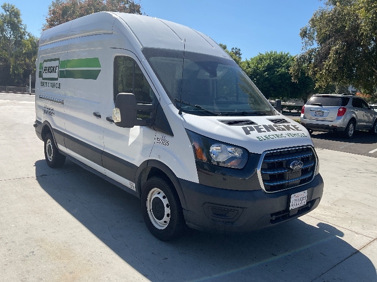 Used 2022 Ford E-Transit 350 - photo 1