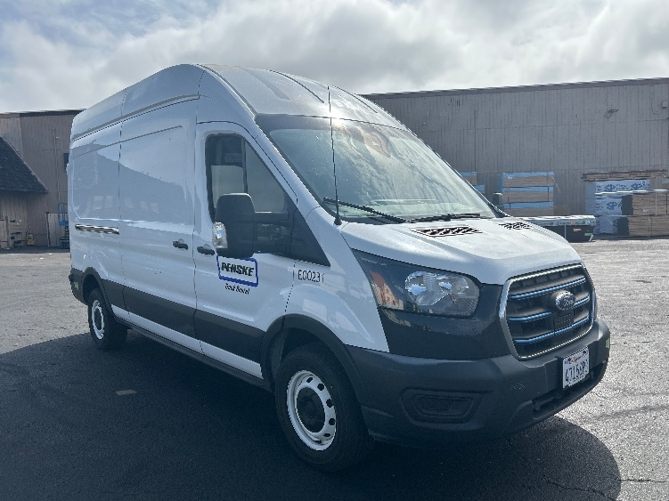 Used 2022 Ford E-Transit 350 - photo 1