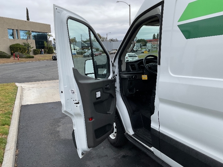 Used 2022 Ford E-Transit 350 - photo 17
