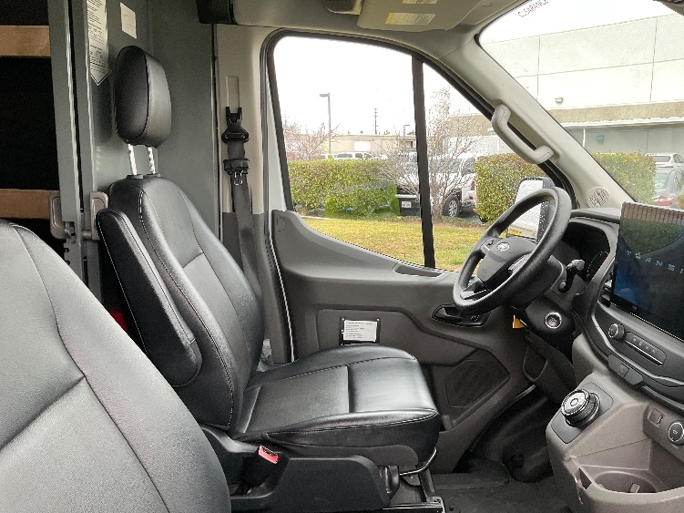 Used 2022 Ford E-Transit 350 - photo 23