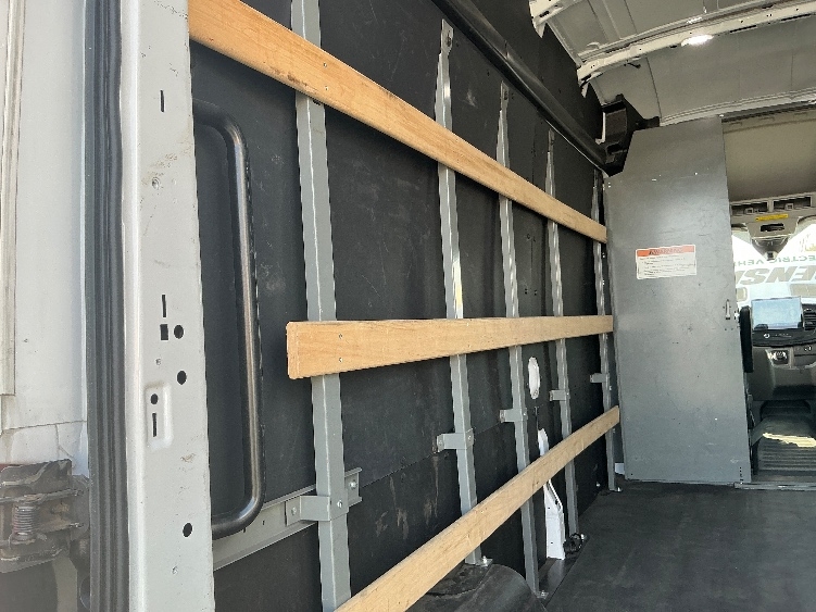 Used 2022 Ford E-Transit 350 - photo 12