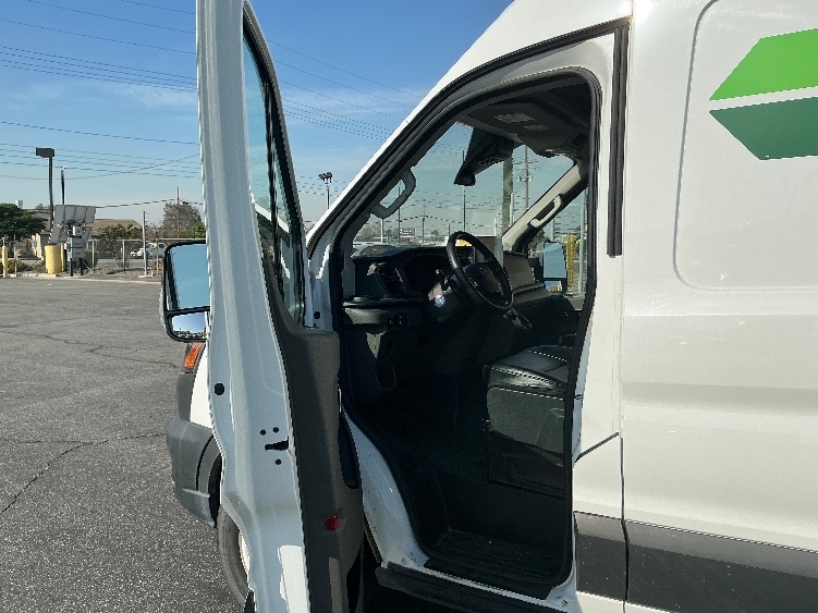 Used 2022 Ford E-Transit 350 - photo 16