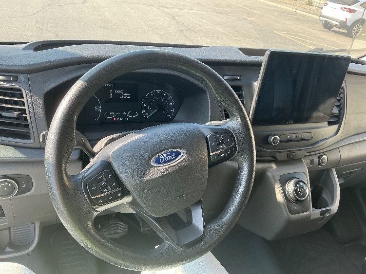 Used 2022 Ford E-Transit 350 - photo 17