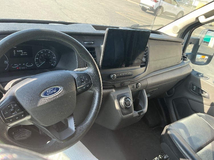 Used 2022 Ford E-Transit 350 - photo 18