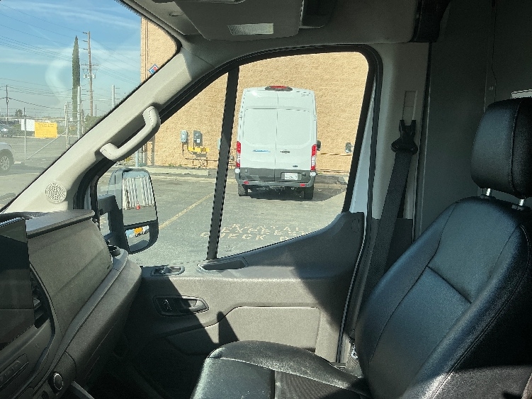 Used 2022 Ford E-Transit 350 - photo 19