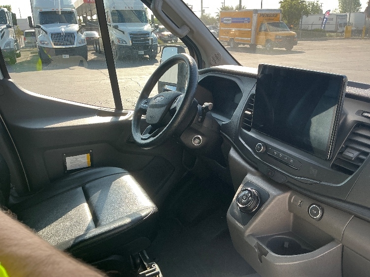 Used 2022 Ford E-Transit 350 - photo 22