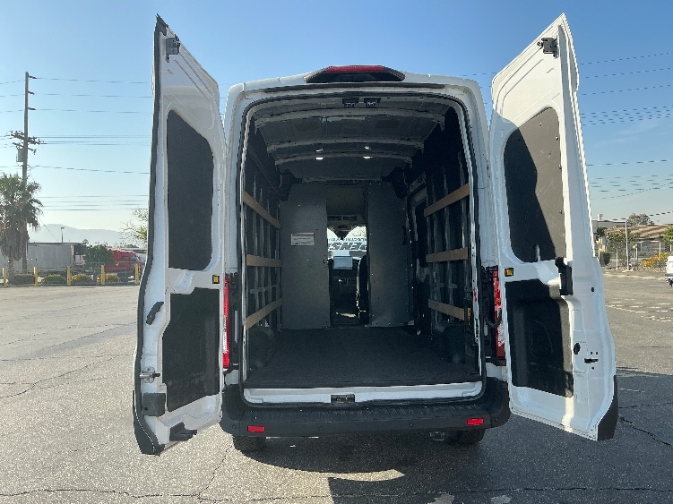 Used 2022 Ford E-Transit 350 - photo 9