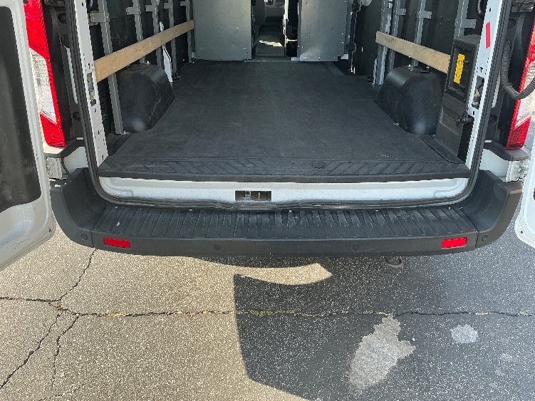 Used 2022 Ford E-Transit 350 - photo 10