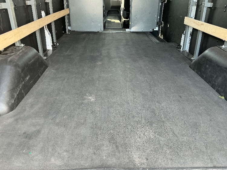 Used 2022 Ford E-Transit 350 - photo 11