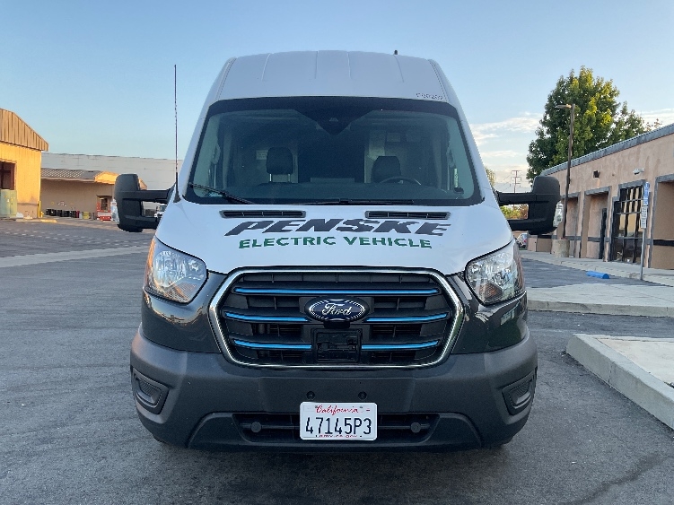 Used 2022 Ford E-Transit 350 - photo 2