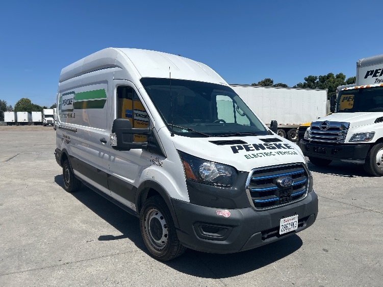 Used 2022 Ford E-Transit 350 - photo 1