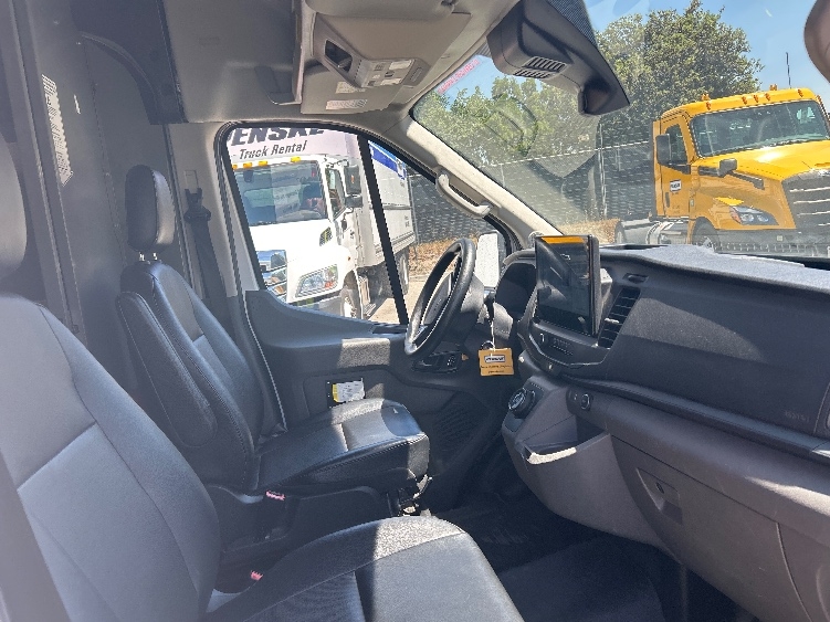 Used 2022 Ford E-Transit 350 - photo 24