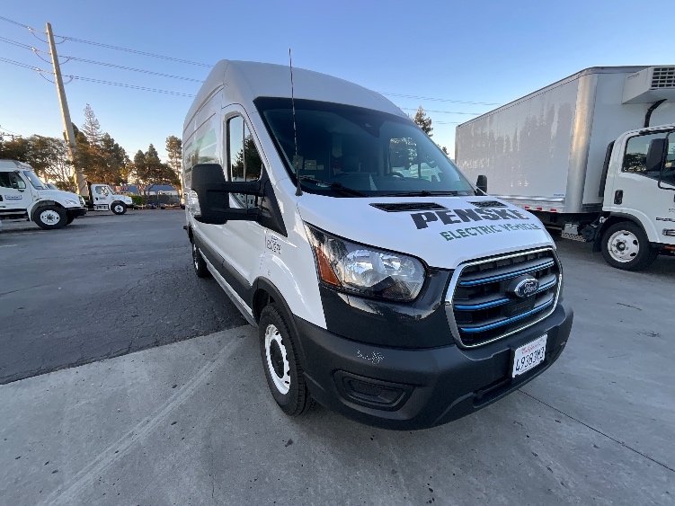 Used 2022 Ford E-Transit 350 - photo 1