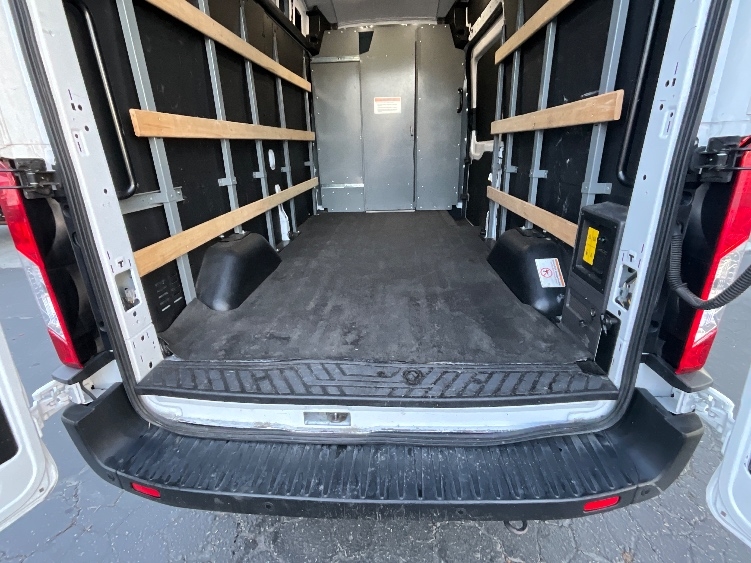 Used 2022 Ford E-Transit 350 - photo 12
