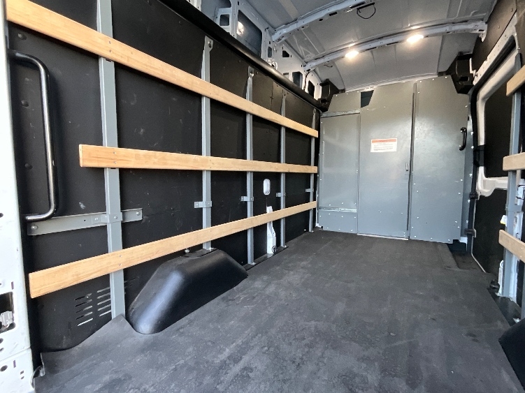 Used 2022 Ford E-Transit 350 - photo 13