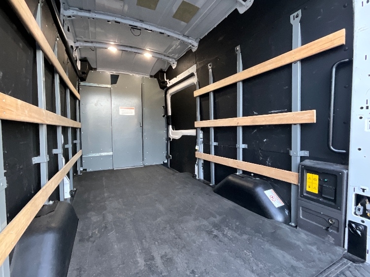 Used 2022 Ford E-Transit 350 - photo 14