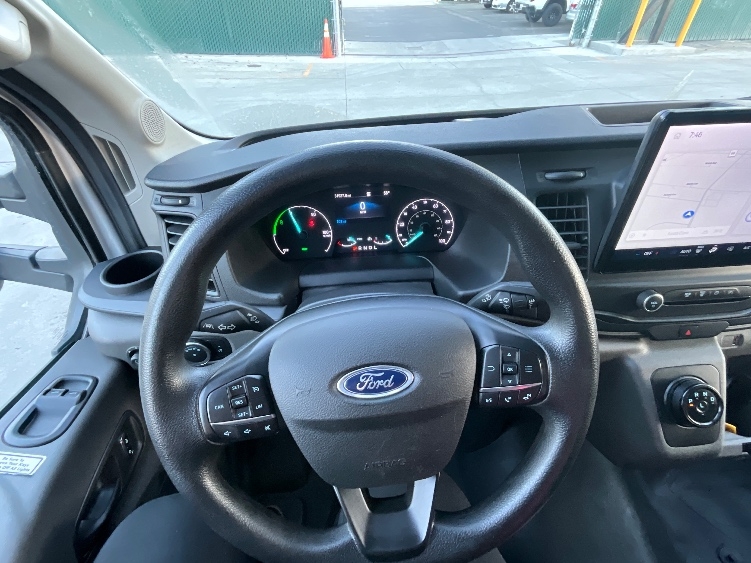 Used 2022 Ford E-Transit 350 - photo 19