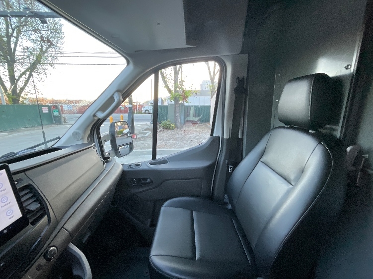 Used 2022 Ford E-Transit 350 - photo 21