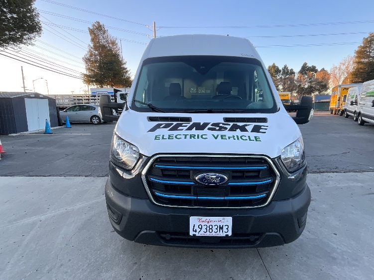 Used 2022 Ford E-Transit 350 - photo 2