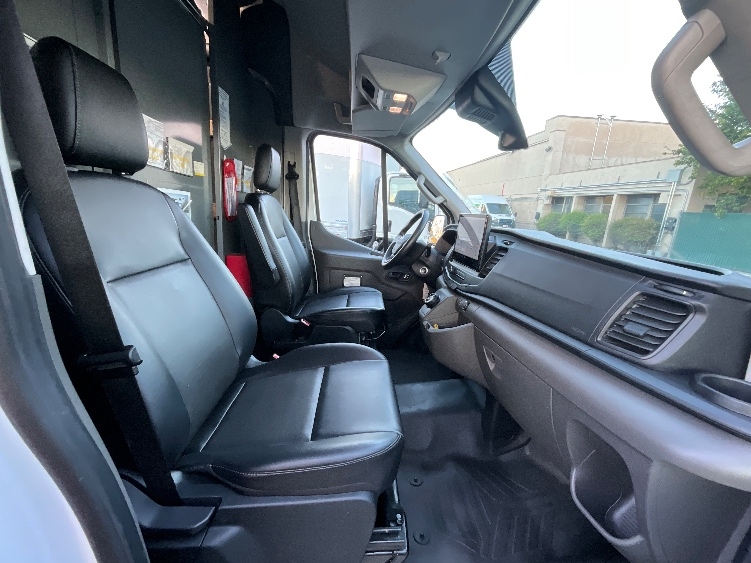 Used 2022 Ford E-Transit 350 - photo 24