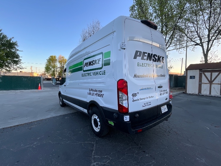 Used 2022 Ford E-Transit 350 - photo 8