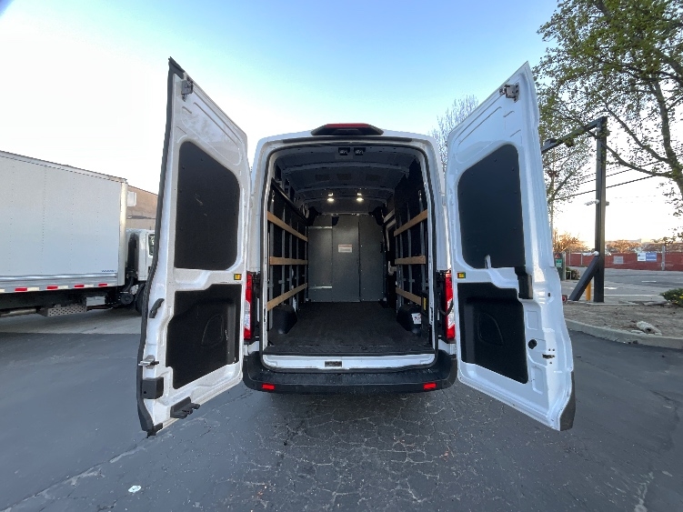 Used 2022 Ford E-Transit 350 - photo 10