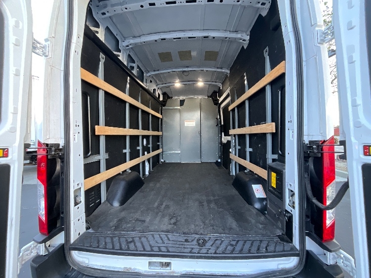 Used 2022 Ford E-Transit 350 - photo 11