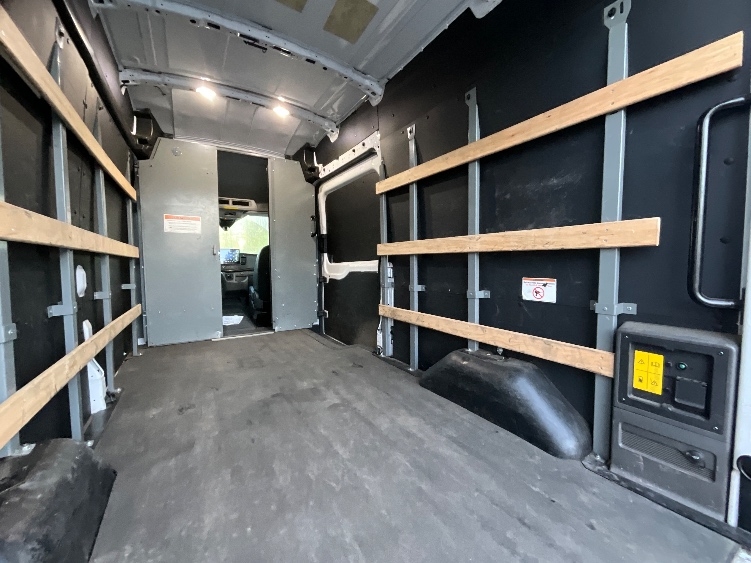 Used 2022 Ford E-Transit 350 - photo 14