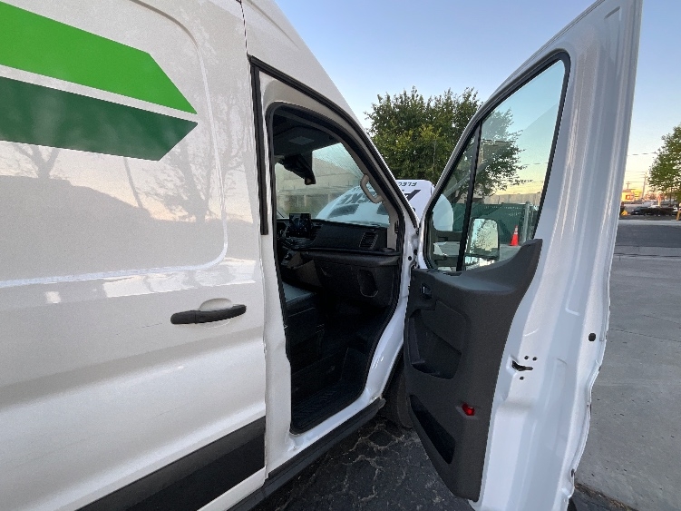Used 2022 Ford E-Transit 350 - photo 22