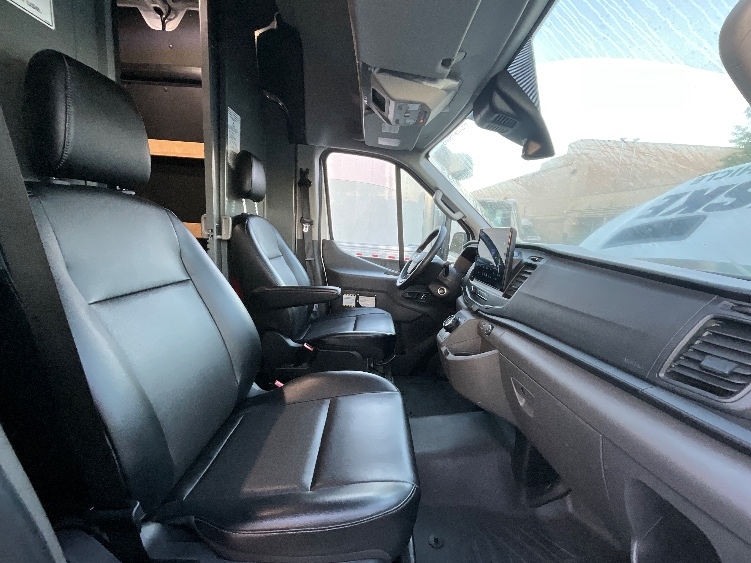 Used 2022 Ford E-Transit 350 - photo 24