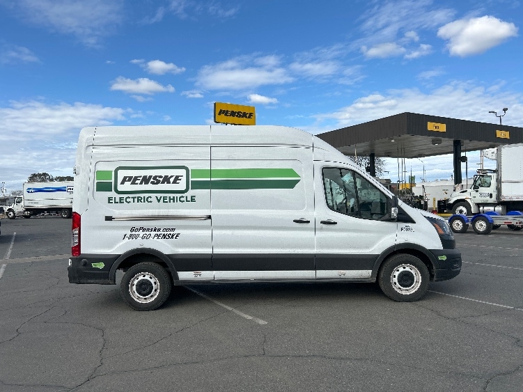 Used 2022 Ford E-Transit 350 - photo 14