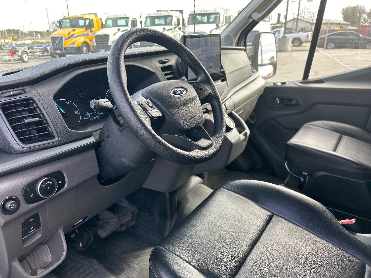 Used 2022 Ford E-Transit 350 - photo 16
