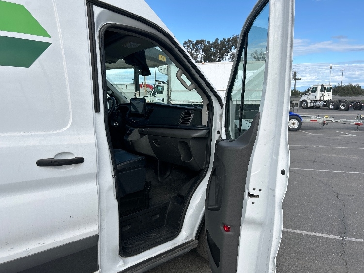 Used 2022 Ford E-Transit 350 - photo 19