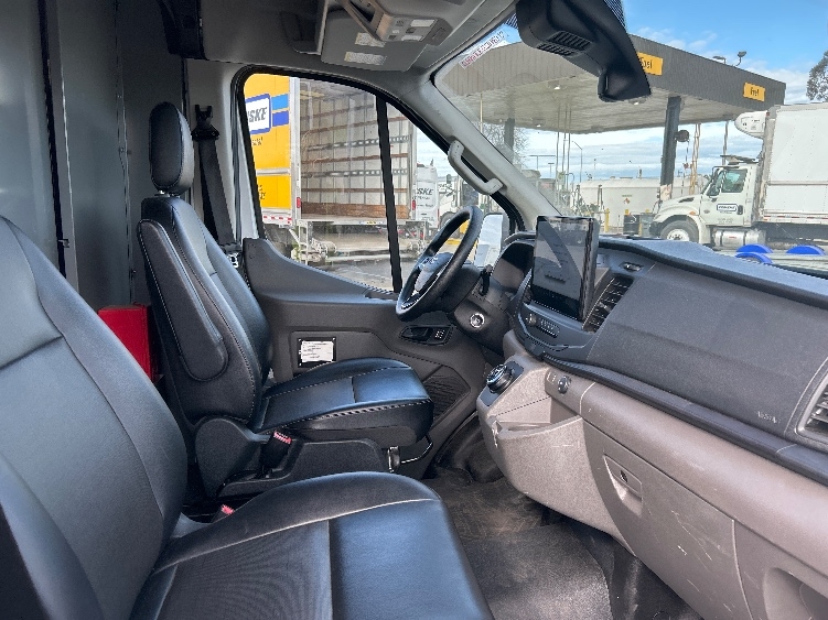 Used 2022 Ford E-Transit 350 - photo 21