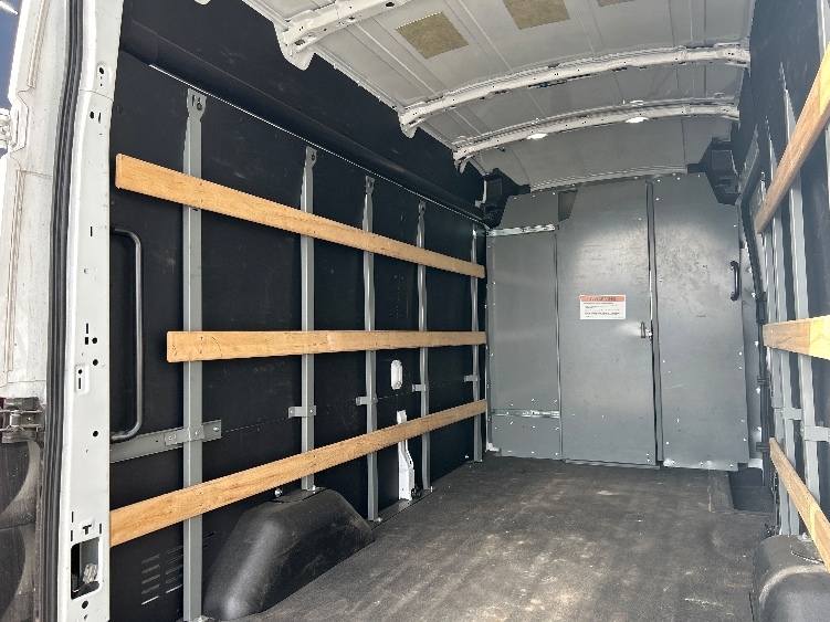 Used 2022 Ford E-Transit 350 - photo 11