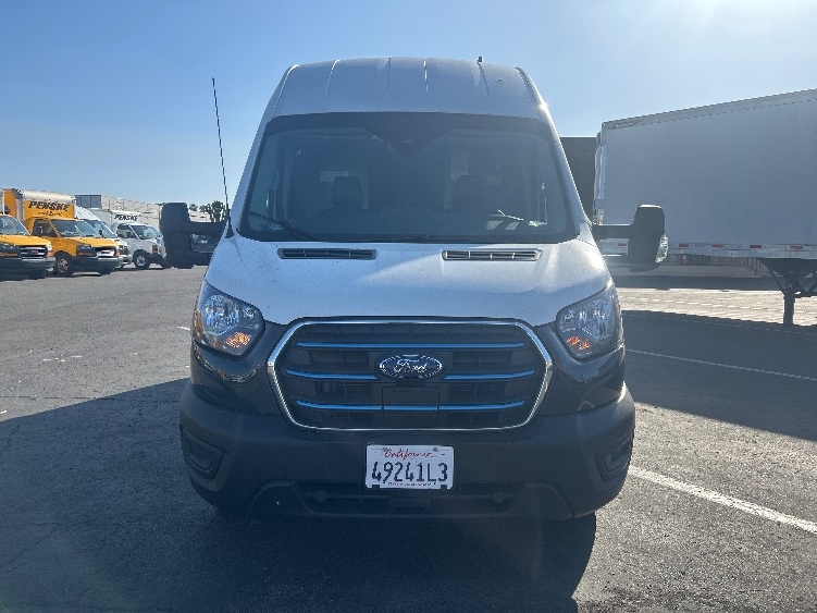 Used 2022 Ford E-Transit 350 - photo 2